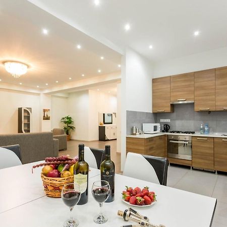Apartment In The City Center Lll Tbilisi Eksteriør bilde
