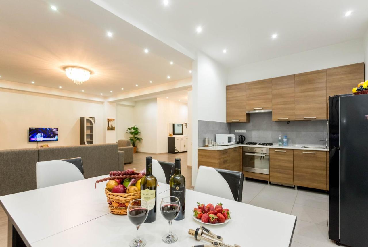 Apartment In The City Center Lll Tbilisi Eksteriør bilde