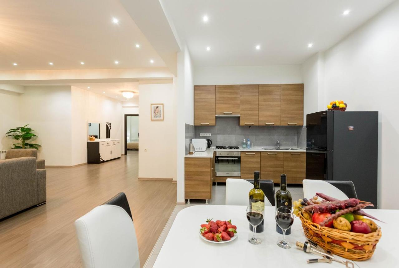 Apartment In The City Center Lll Tbilisi Eksteriør bilde
