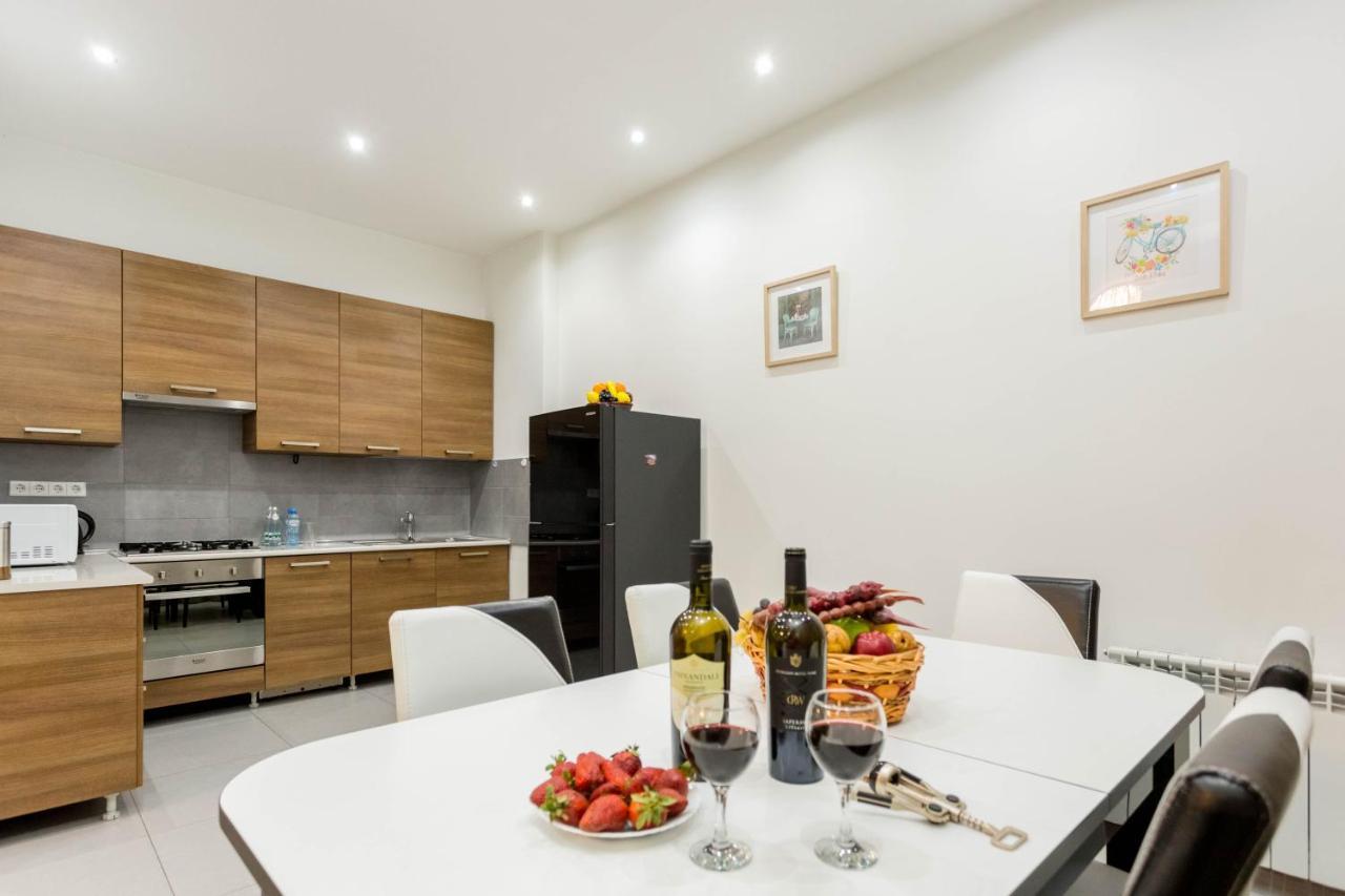 Apartment In The City Center Lll Tbilisi Eksteriør bilde