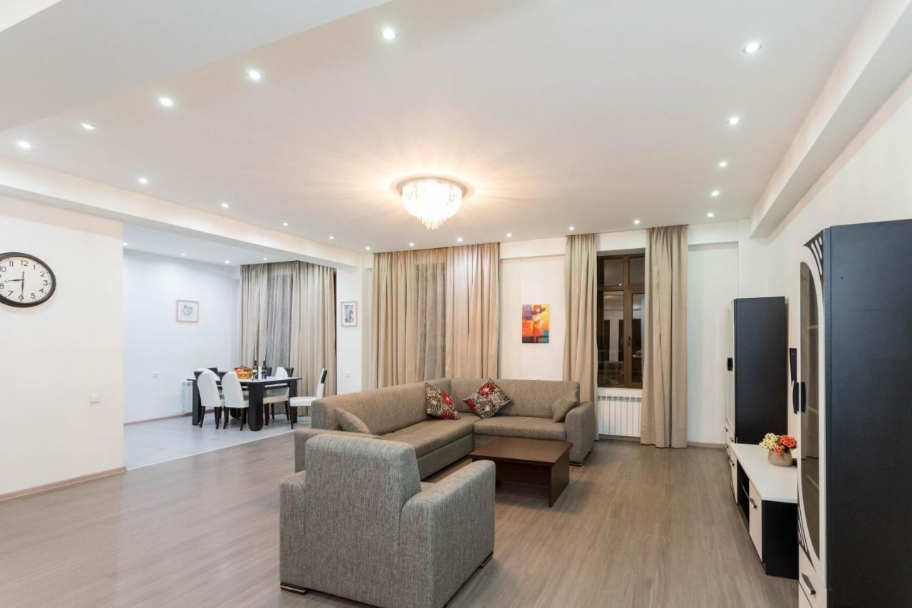 Apartment In The City Center Lll Tbilisi Eksteriør bilde